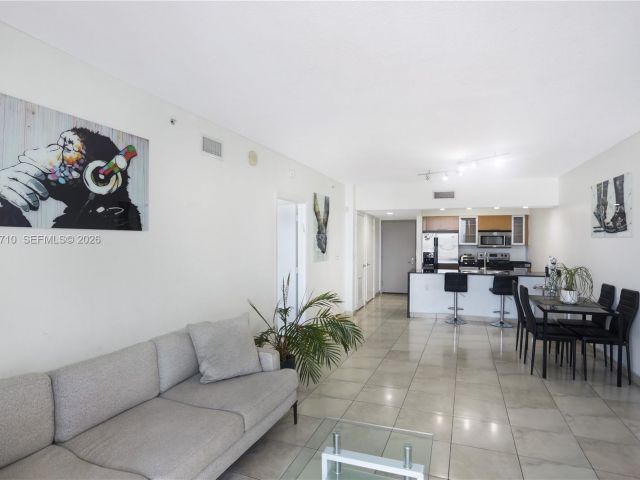 1-bedroom condo for sale in Miami - 1750 N Bayshore Dr 3210 - MondialRealty