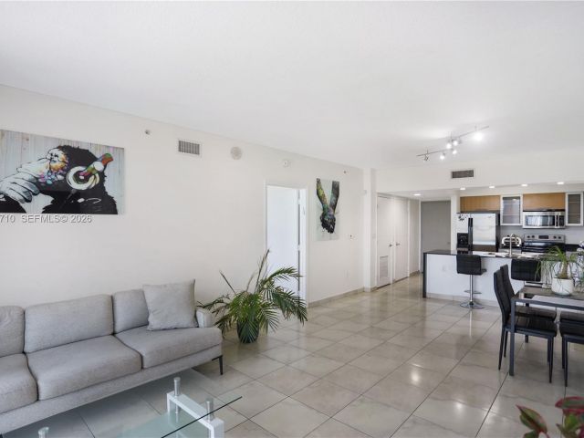 1-bedroom condo for sale in Miami - 1750 N Bayshore Dr 3210 - MondialRealty