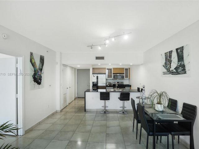 1-bedroom condo for sale in Miami - 1750 N Bayshore Dr 3210 - MondialRealty