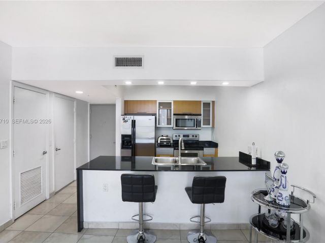 1-bedroom condo for sale in Miami - 1750 N Bayshore Dr 3210 - MondialRealty