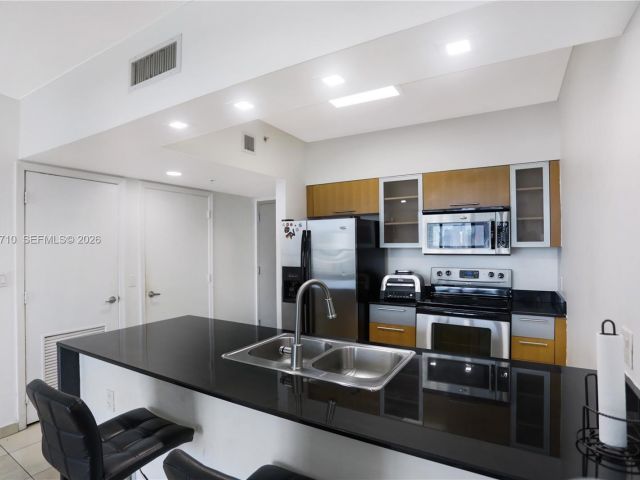 1-bedroom condo for sale in Miami - 1750 N Bayshore Dr 3210 - MondialRealty
