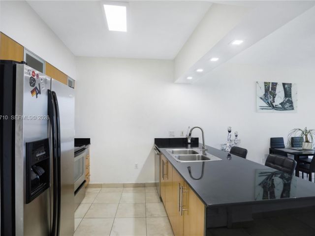1-bedroom condo for sale in Miami - 1750 N Bayshore Dr 3210 - MondialRealty