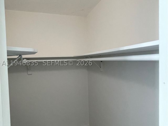 1-bedroom condo for sale in Hollywood - 3001 S Ocean Dr 1449 - MondialRealty