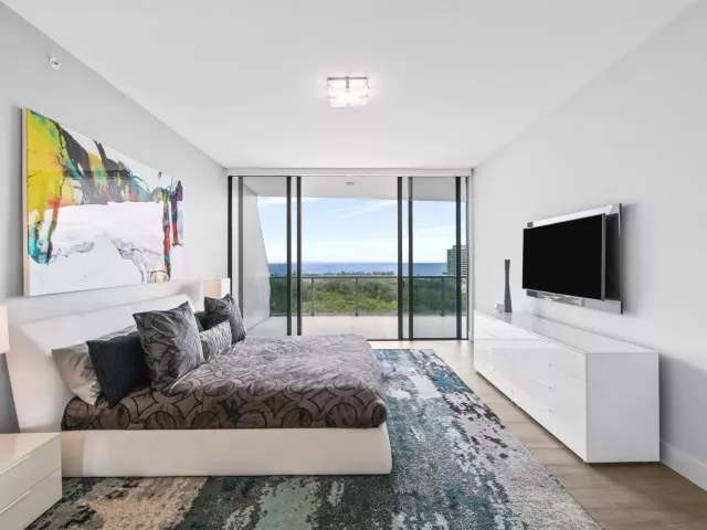2-bedroom condo for sale in Fort Lauderdale - 920 Intracoastal Drive 1402 - MondialRealty
