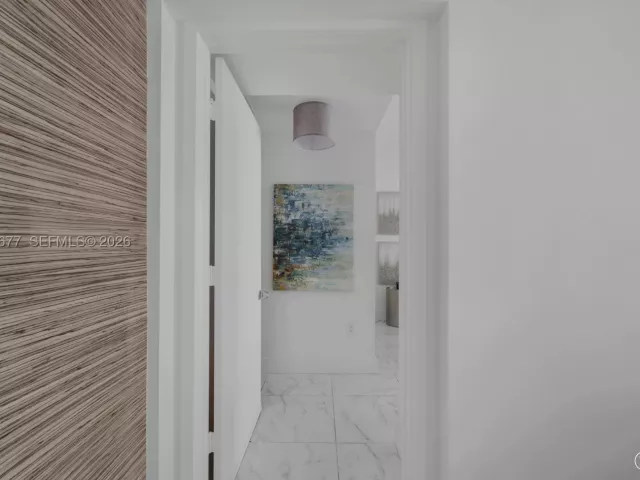 1-bedroom condo for sale in Miami - 460 NE 28th St 3002 - MondialRealty