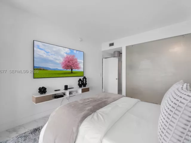1-bedroom condo for sale in Miami - 460 NE 28th St 3002 - MondialRealty