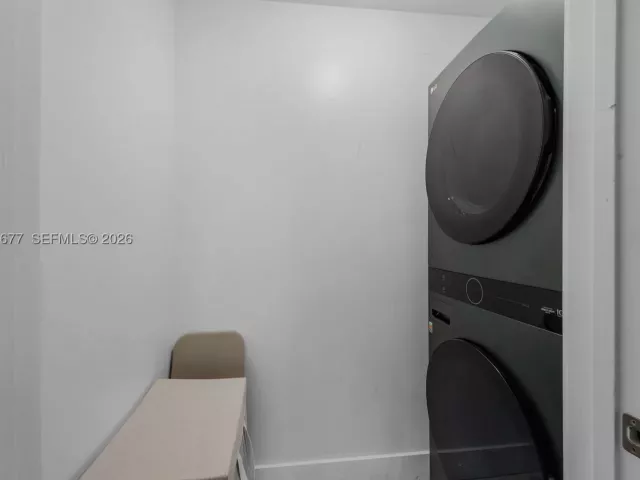 1-bedroom condo for sale in Miami - 460 NE 28th St 3002 - MondialRealty