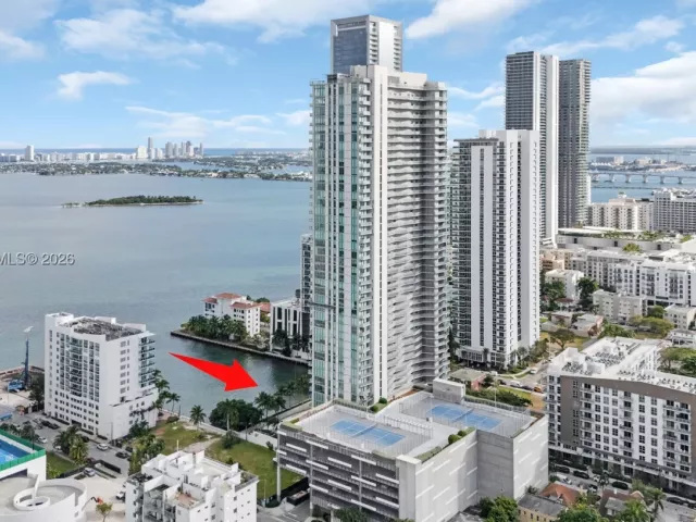 1-bedroom condo for sale in Miami - 460 NE 28th St 3002 - MondialRealty