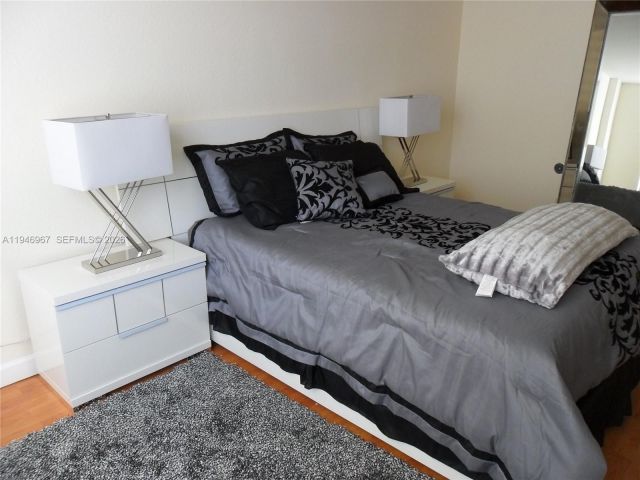 Apartment for rent  Unit #16C - photo 7501105