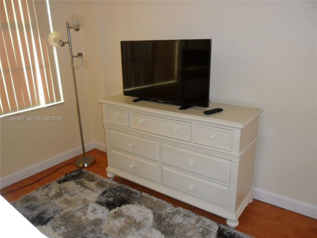 Apartment for rent  Unit #16C - photo 7501109