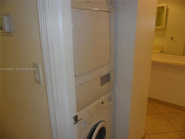 Apartment for rent  Unit #16C - photo 7501112