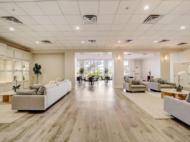 Apartment for rent  Unit #16C - photo 7501114