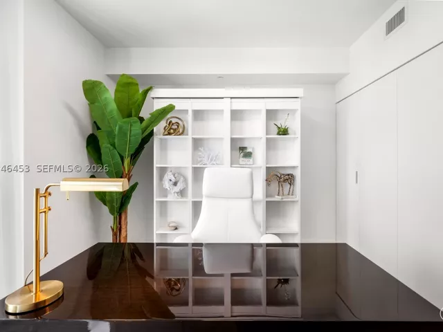 4-bedroom condo for rent in Miami - 700 NE 24th Street 1601 - MondialRealty