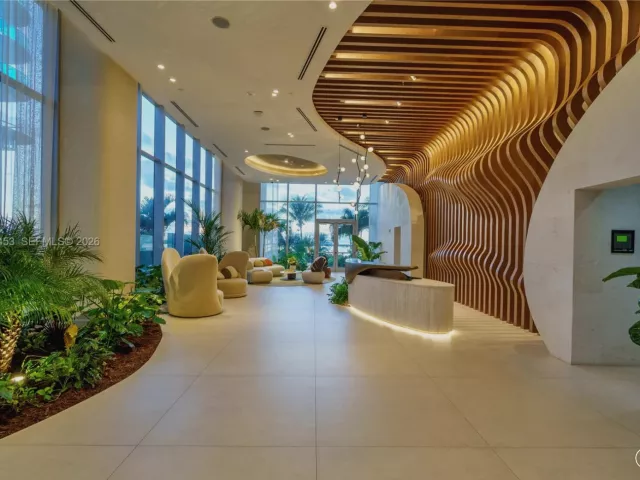 4-bedroom condo for rent in Miami - 700 NE 24th Street 1601 - MondialRealty