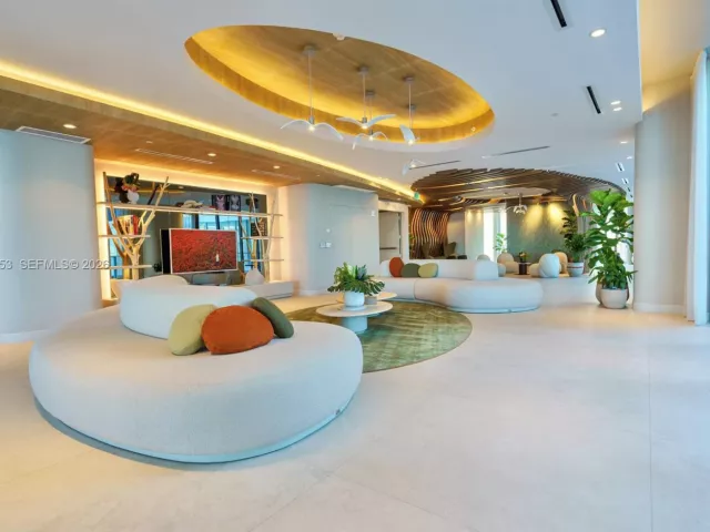 4-bedroom condo for rent in Miami - 700 NE 24th Street 1601 - MondialRealty