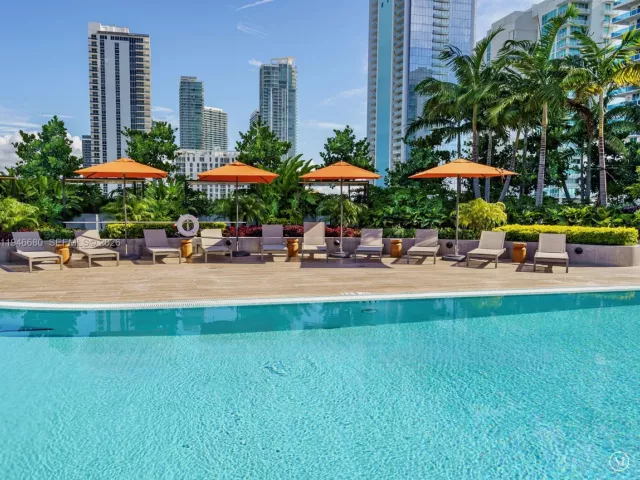 2-bedroom condo for rent in Miami - 700 NE 24th Street 3202 - MondialRealty