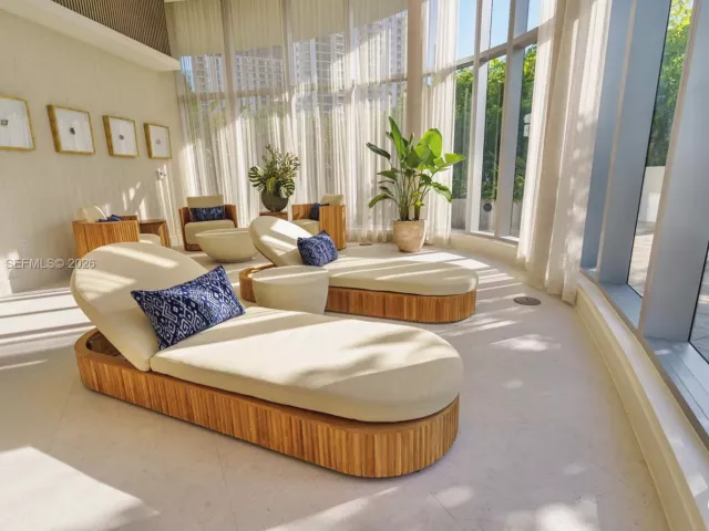 2-bedroom condo for rent in Miami - 700 NE 24th Street 3202 - MondialRealty