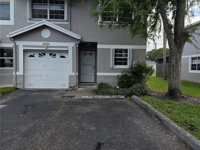 Home for rent at 4964 SW 121st Ave 0 - photo 7427610