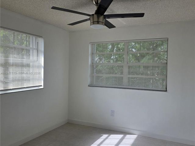 Home for rent at 4964 SW 121st Ave 0 - photo 7427618