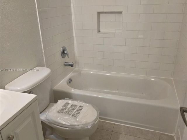 Home for rent at 4964 SW 121st Ave 0 - photo 7427622