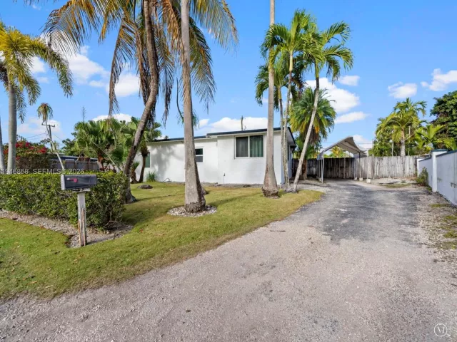 3-bedroom home for sale in Homestead - 29100 Kentucky Rd - MondialRealty