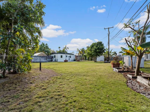 3-bedroom home for sale in Homestead - 29100 Kentucky Rd - MondialRealty