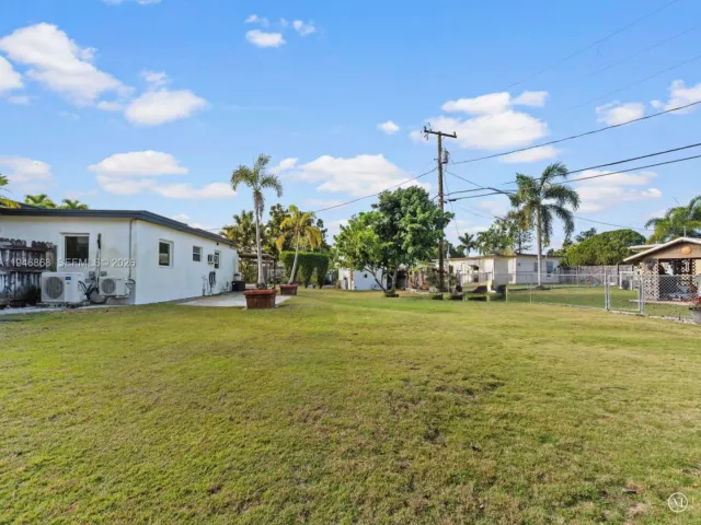 3-bedroom home for sale in Homestead - 29100 Kentucky Rd - MondialRealty