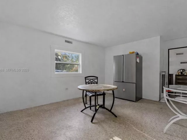 3-bedroom home for sale in Homestead - 29100 Kentucky Rd - MondialRealty