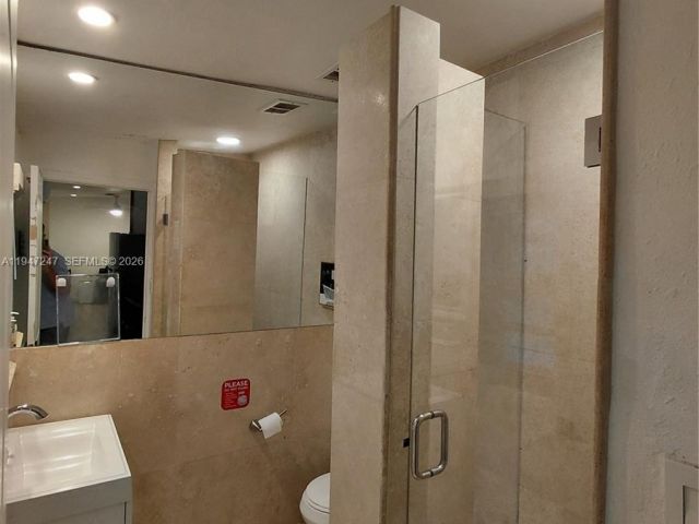 Home for rent at 1050 NE 82nd St 3 - photo 7515122