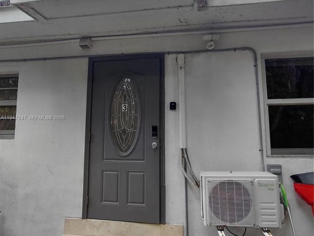 Home for rent at 1050 NE 82nd St 3 - photo 7515124