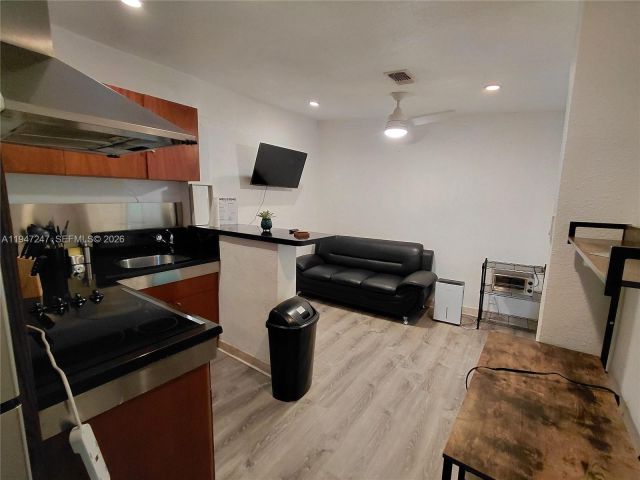 Home for rent at 1050 NE 82nd St 3 - photo 7515126