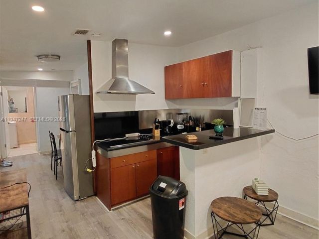 Home for rent at 1050 NE 82nd St 3 - photo 7515129