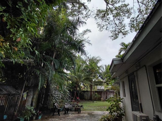 Home for rent at 1050 NE 82nd St 3 - photo 7515131