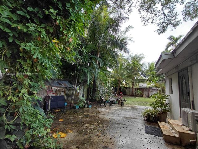 Home for rent at 1050 NE 82nd St 3 - photo 7515132