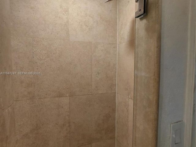 Home for rent at 1050 NE 82nd St 3 - photo 7515134