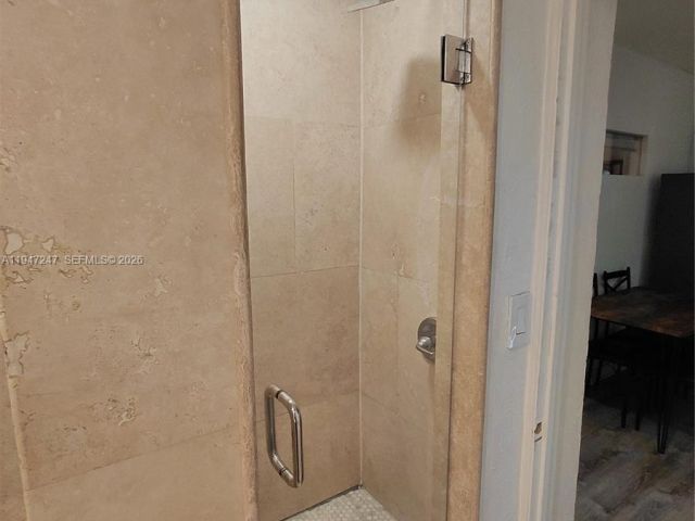 Home for rent at 1050 NE 82nd St 3 - photo 7515135