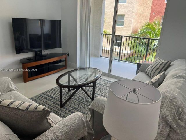 1-bedroom condo for rent in Sunny Isles Beach - 17100 N Bay Rd 1509 - MondialRealty