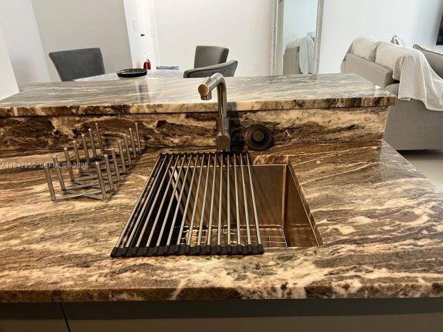1-bedroom condo for rent in Sunny Isles Beach - 17100 N Bay Rd 1509 - MondialRealty