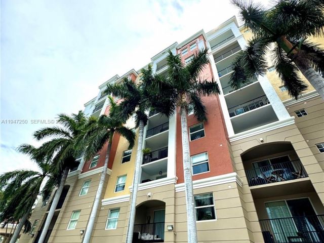 1-bedroom condo for rent in Sunny Isles Beach - 17100 N Bay Rd 1509 - MondialRealty
