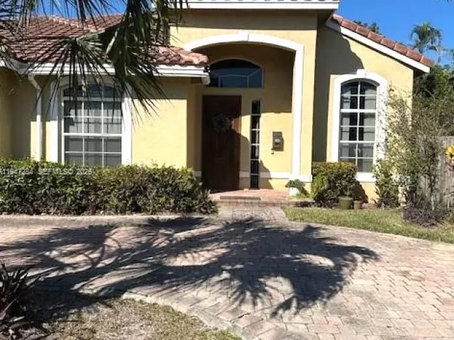 3-bedroom home for sale in Pompano Beach - 2501 NE 22nd St - MondialRealty
