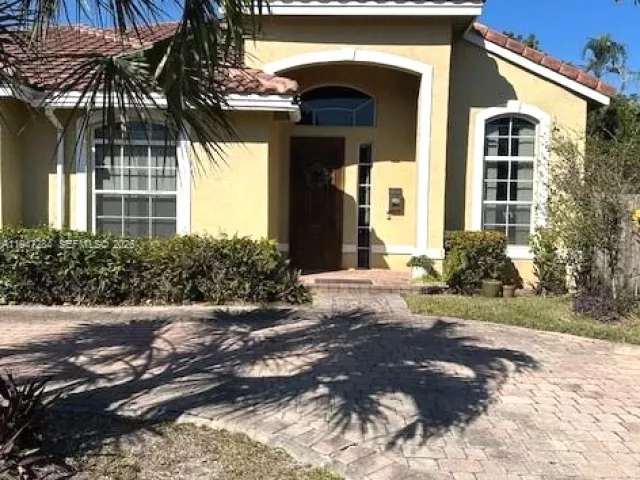 3-bedroom home for sale in Pompano Beach - 2501 NE 22nd St - MondialRealty
