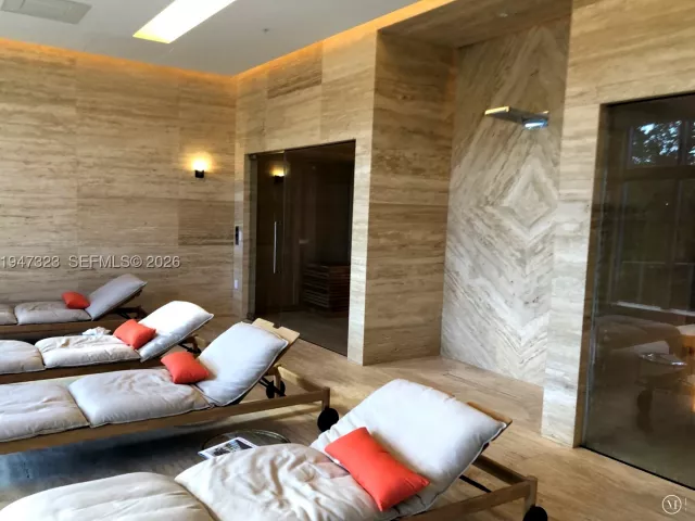2-bedroom condo for sale in North Miami Beach - 16385 Biscayne Blvd 1417 - MondialRealty