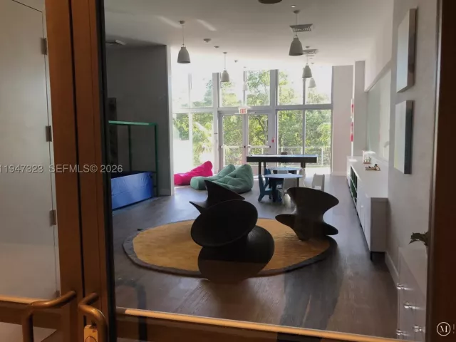 2-bedroom condo for sale in North Miami Beach - 16385 Biscayne Blvd 1417 - MondialRealty