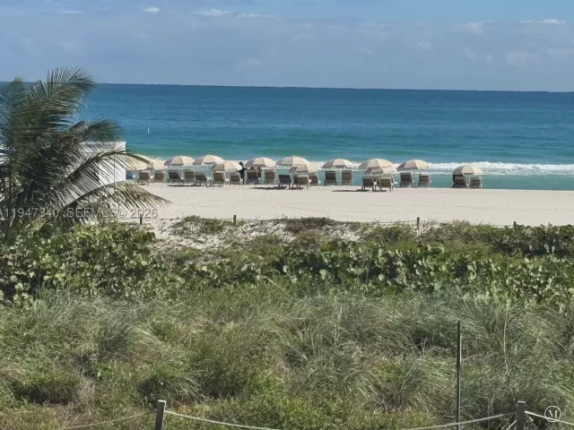 2-bedroom condo for sale in Miami Beach - 5757 Collins Ave 504 - MondialRealty