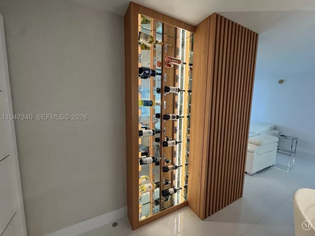 2-bedroom condo for sale in Miami Beach - 5757 Collins Ave 504 - MondialRealty