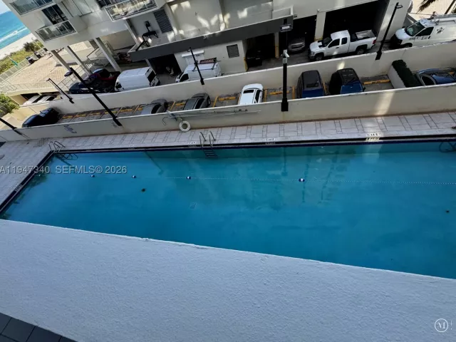 2-bedroom condo for sale in Miami Beach - 5757 Collins Ave 504 - MondialRealty