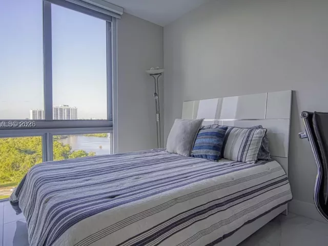 3-bedroom condo for sale in North Miami Beach - 16385 Biscayne Blvd 1415 - MondialRealty