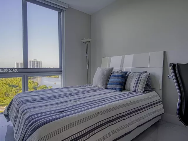 3-bedroom condo for sale in North Miami Beach - 16385 Biscayne Blvd 1415 - MondialRealty