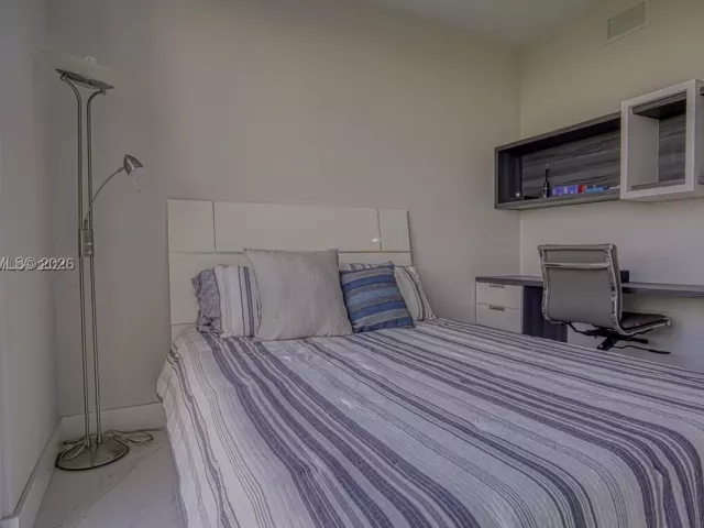 3-bedroom condo for sale in North Miami Beach - 16385 Biscayne Blvd 1415 - MondialRealty