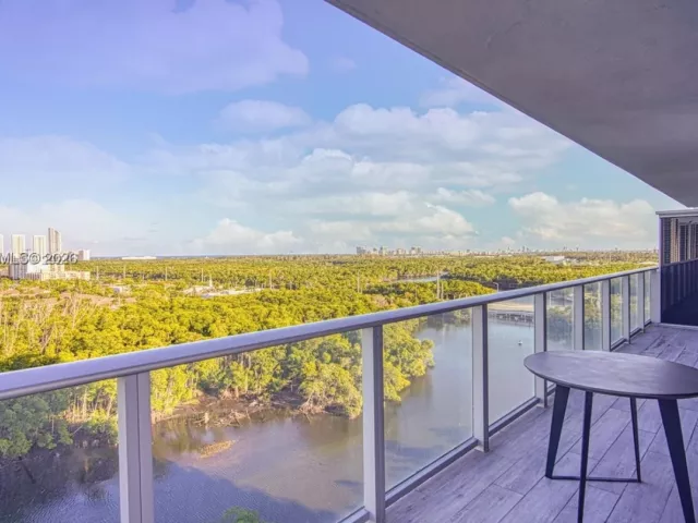 3-bedroom condo for sale in North Miami Beach - 16385 Biscayne Blvd 1415 - MondialRealty
